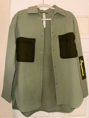 lululemon athletica Sage Green Lightweight Shirt Jacket with Black Pockets